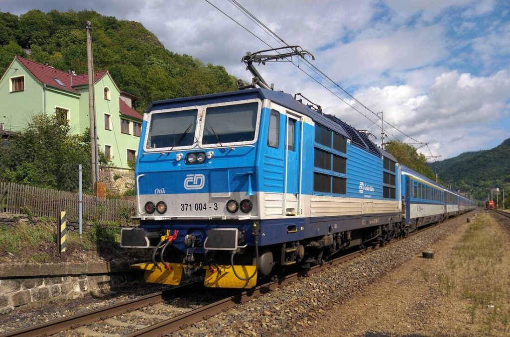 Prague to Dresden Train Time Tickets, Schedule, Classes