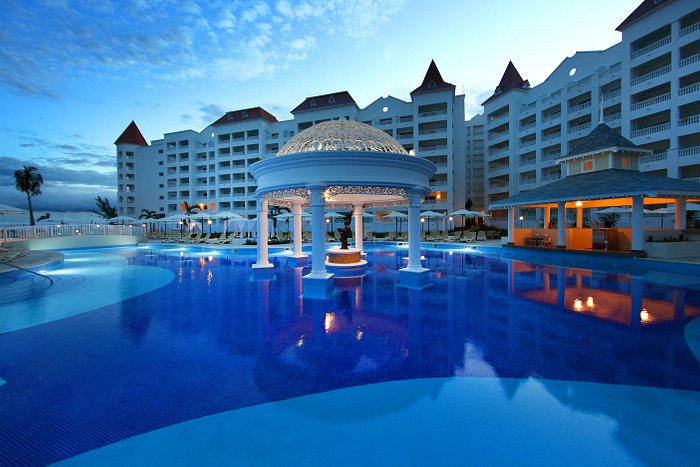 Bahia Principe Luxury Runaway Bay