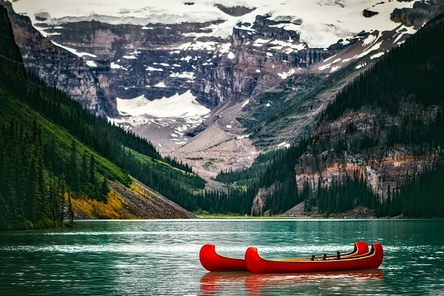 11 Most Stunning Lakes in Canada